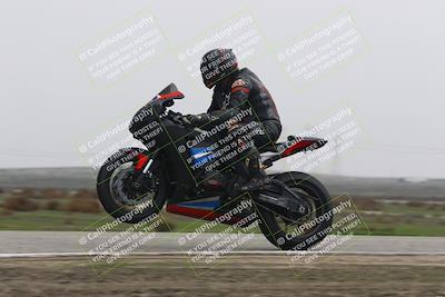 media/Nov-30-2025-TrackDaz (Sun) [[d8b22663df]]/B Group/Session 5 (Wheelie Bump)/